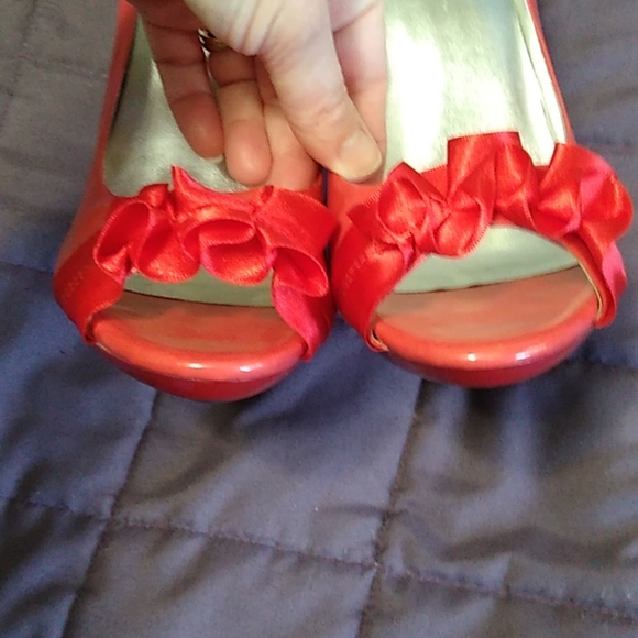 Carlos Santana Red Prestige Peep Toe Heels 9 M - Picture 3 of 9